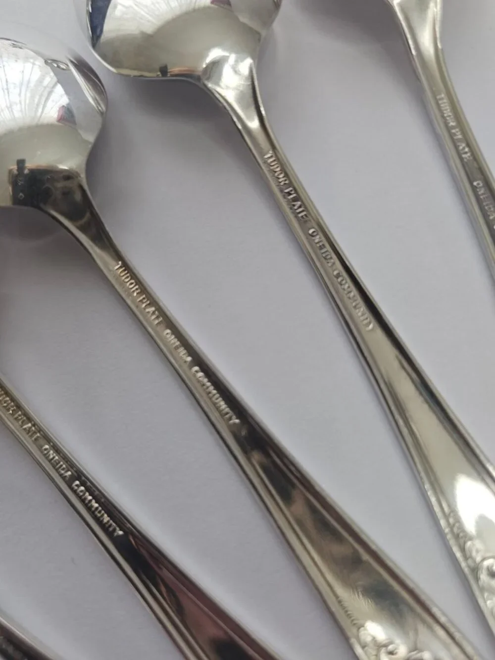 5 Oneida Queen Bess II Teaspoon 6